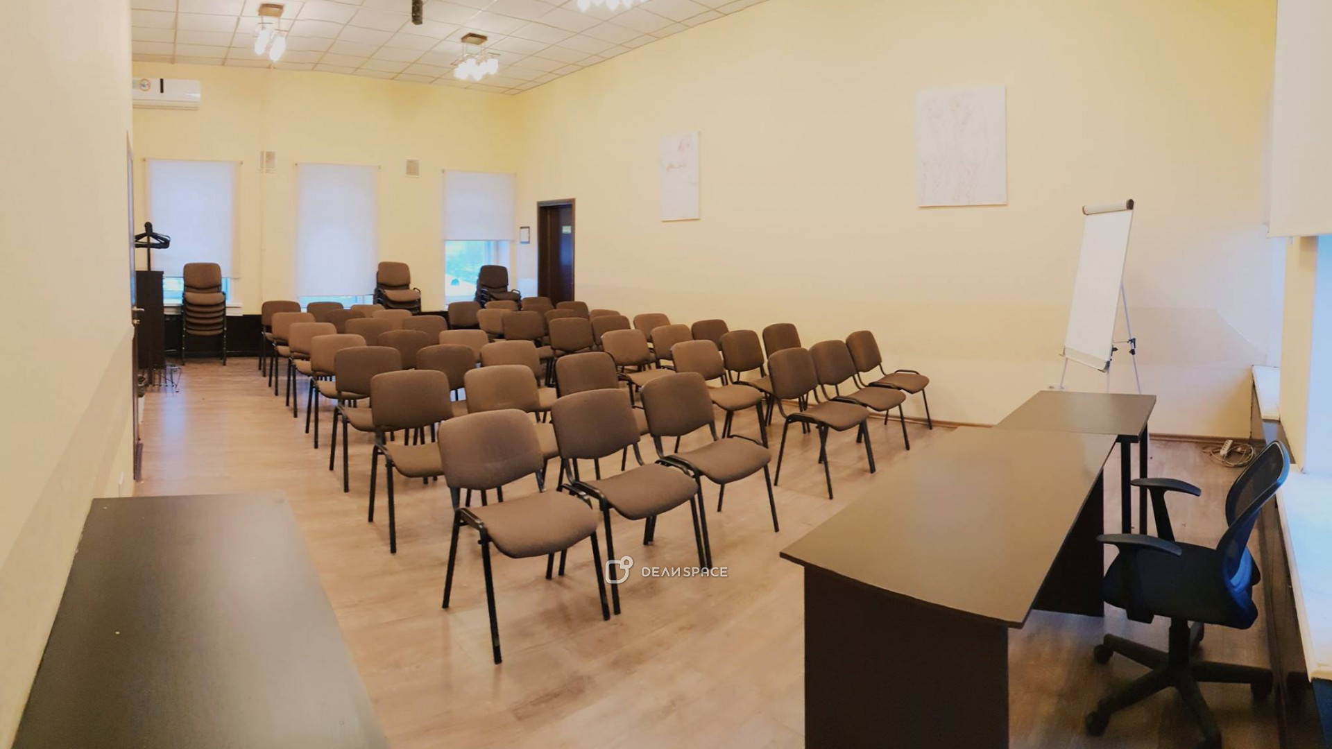 Аудитория 55 м² для тренингов, семинаров, лекций на Краснопресненской